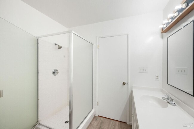 Building Photo - 121 Knoll Pl