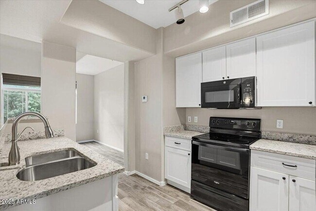 Building Photo - 2401 E Rio Salado Pkwy