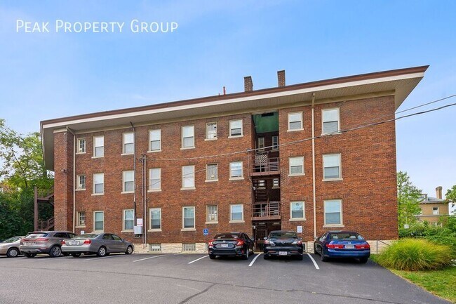 Building Photo - 2560 Woodburn Ave