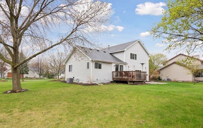 Building Photo - Beautiful Remodeled 5 Bedroom