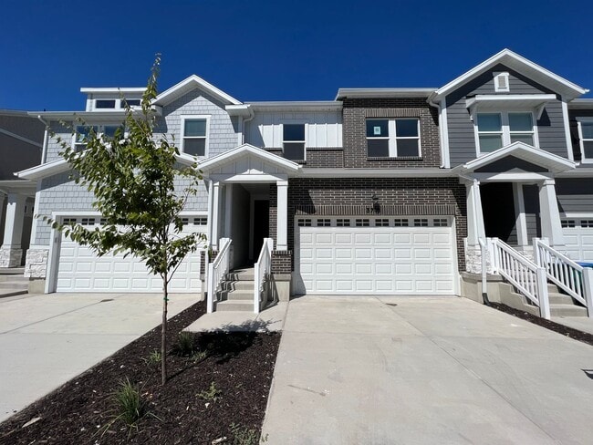Building Photo - 4 bedroom/2.5 bathroom Townhome in Lehi
