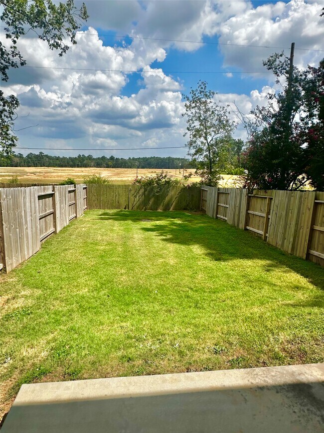 Building Photo - 62 Woodland Hills Dr