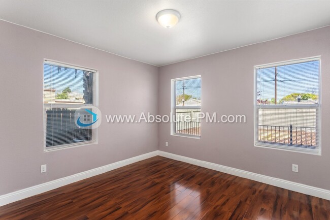 Building Photo - Amazing 2 Bed 2 Bath Newly Upgraded Unit i...