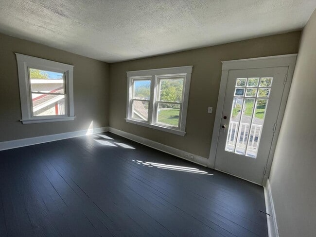 Building Photo - 732 Highland Ave