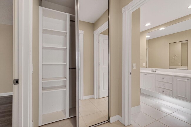Building Photo - 8148 Montserrat Pl
