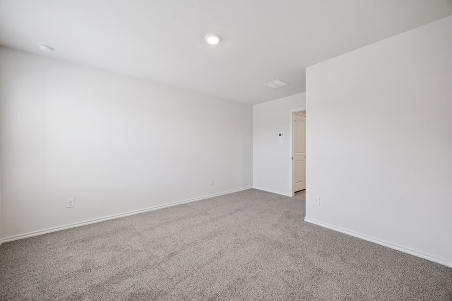 Building Photo - 7020 Vining Dr