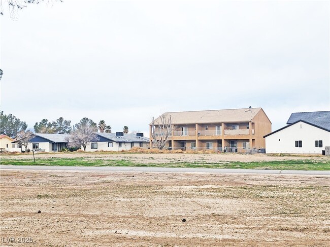 Building Photo - 1421 Star Rd