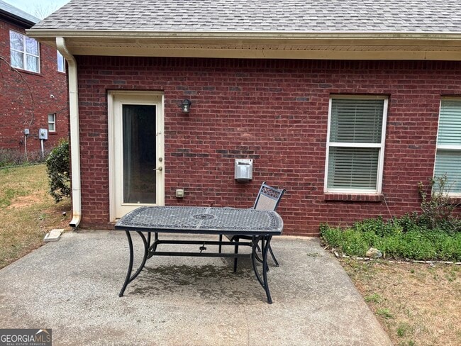 Building Photo - 137 Putters Dr