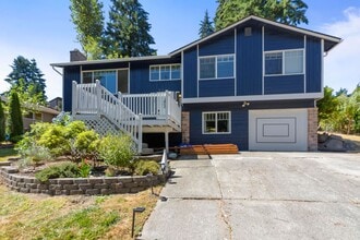 Building Photo - 8620 Shadow Wood Dr