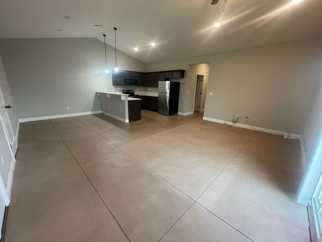 Building Photo - 1417/19/21 N Glancey St