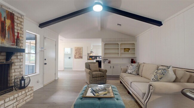 Building Photo - 811 Devonport Ln