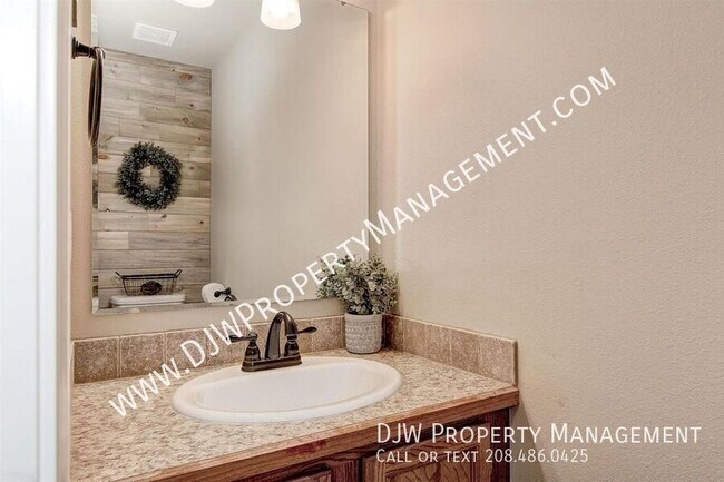 Building Photo - 520 N Shady Grove Way