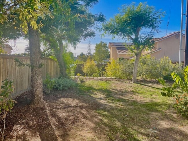 Building Photo - Great Escondido Rental