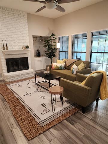 Building Photo - 16235 Red Wood Cir N