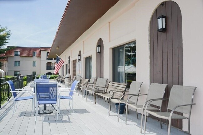 Building Photo - 24 Madrid Sq