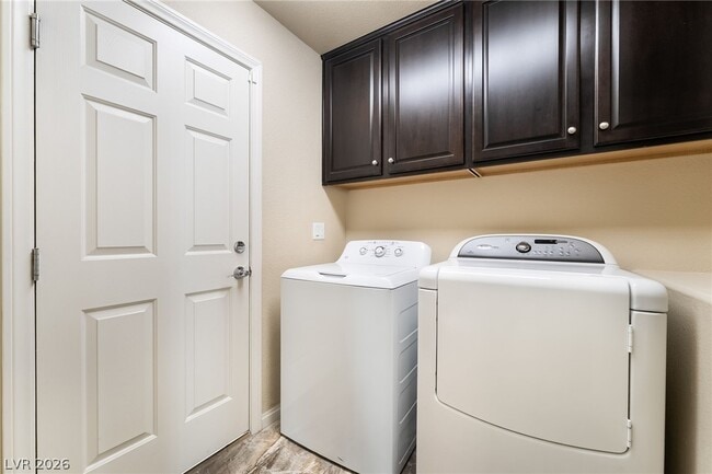 Building Photo - 5282 Ledgewood Creek Ave