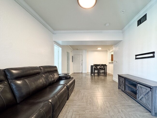 Building Photo - Corner Unit 2 bedroom 2 bathroom at The Grande Downtown