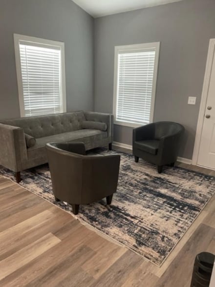 Living Room - 1901 Racepath Ave