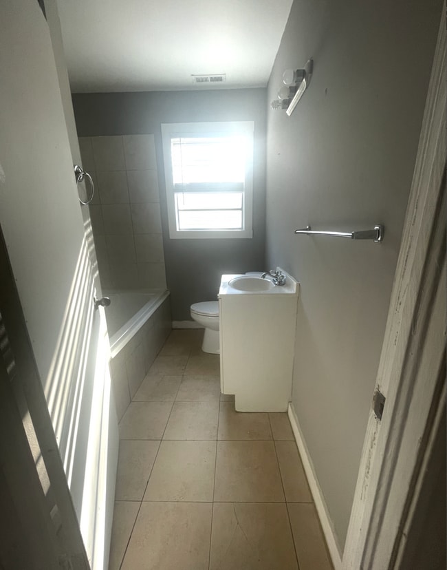 Building Photo - Recent Updates!! Move In Special Available!