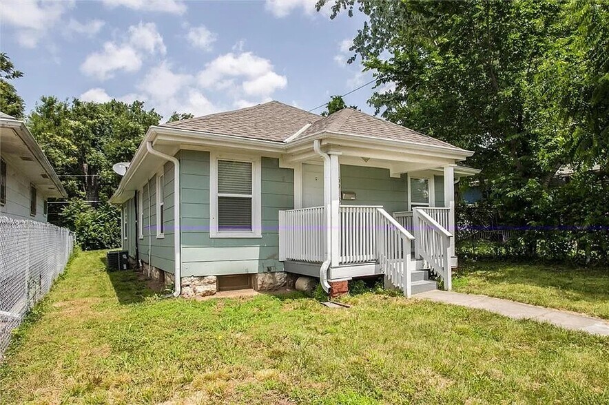 Building Photo - 5918 Anderson Ave