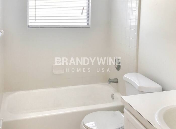 Building Photo - 8592 Bandera Cir W