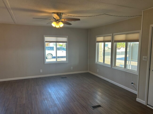 Building Photo - Long Term 2 bedroom in Sun Lakes