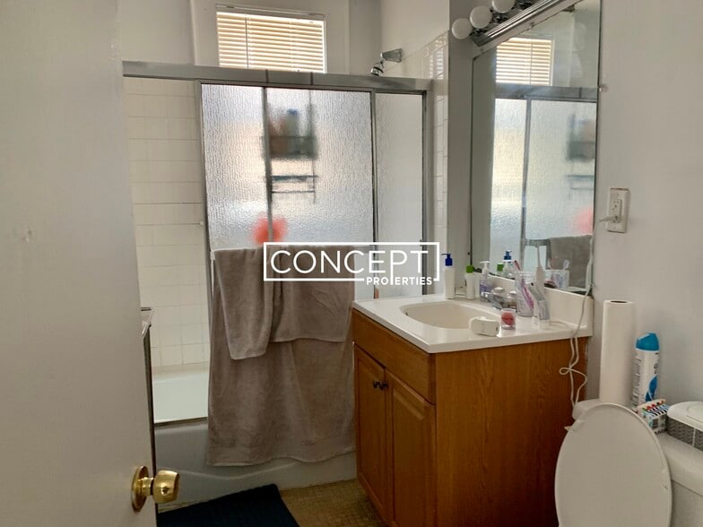 Building Photo - 530 Cambridge St