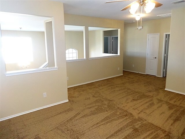 Building Photo - 2026 Wellington Pt