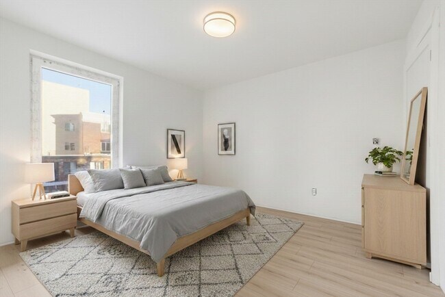 Building Photo - 1035 Commonwealth Ave