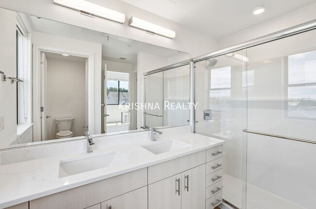 Building Photo - 7650 NW 170th Ave