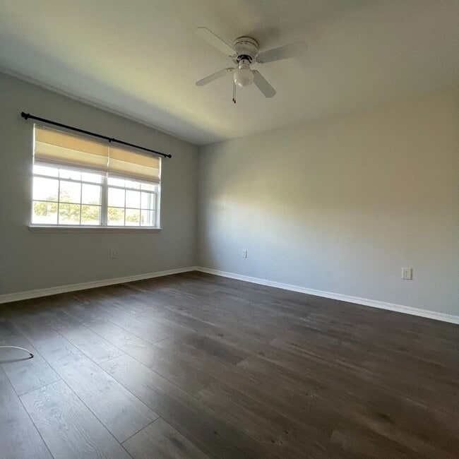 Building Photo - 2B/2.5 Condo in Longwood - Wood floors, great views, large balcony