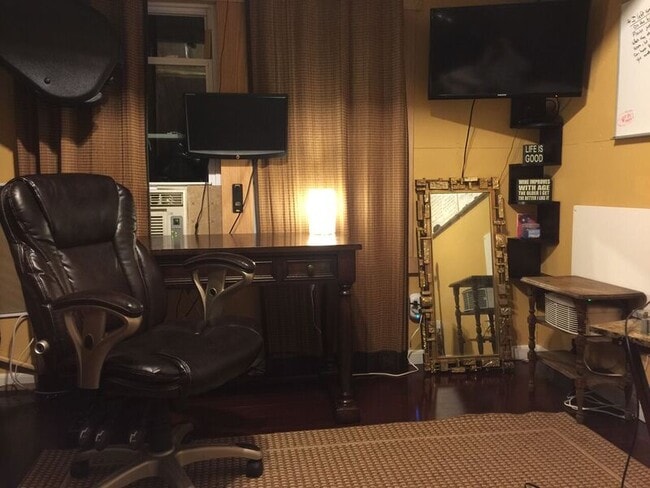 Building Photo - 700 Jamesville Ave