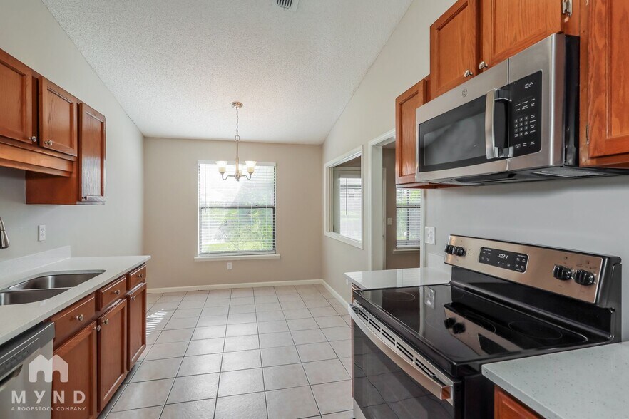 Building Photo - 10429 Osprey Nest Dr W