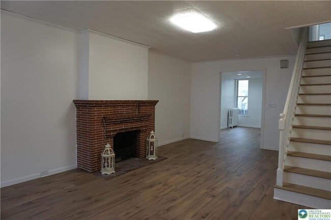 Building Photo - 128 S West St