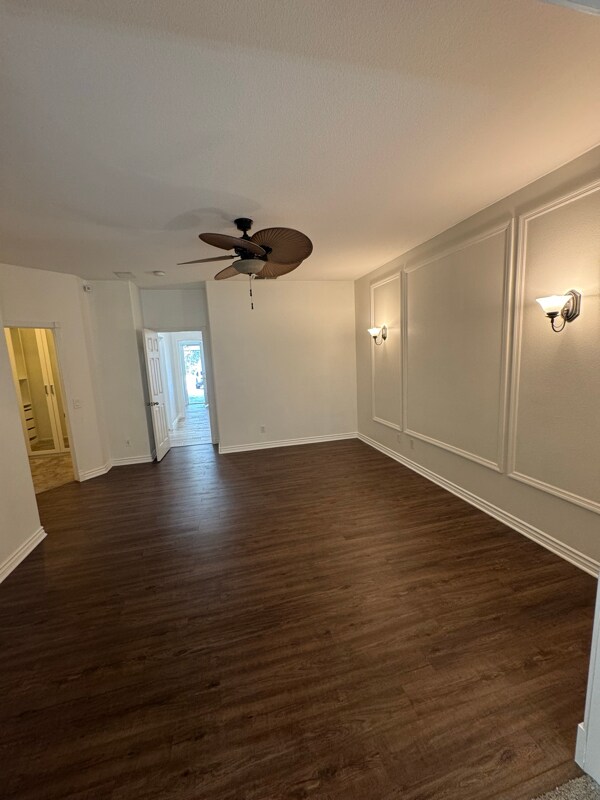 Building Photo - 10129 Delcresta Dr