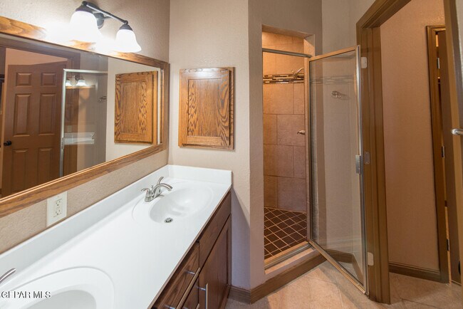 Building Photo - 326 Coates Dr