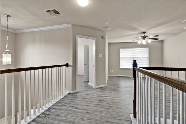 Building Photo - 7406 Valentine Ln