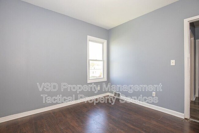 Building Photo - 3484 W 60th St