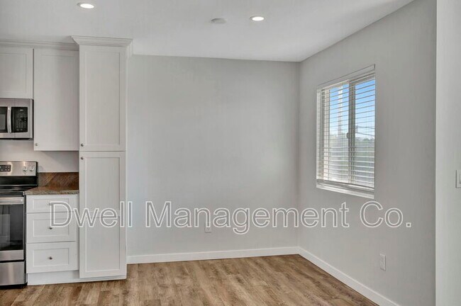 Building Photo - 805 N 3rd St
