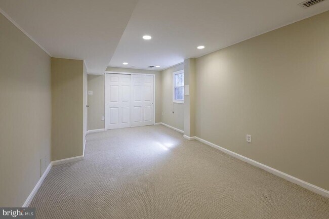 Building Photo - 4 Ritchfield Ct
