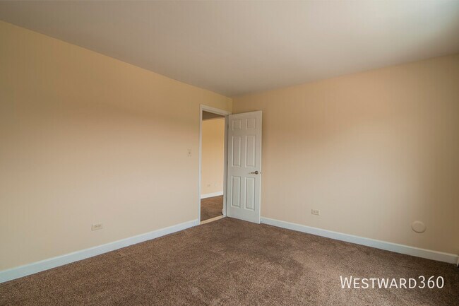 Building Photo - 5720 W 128th St