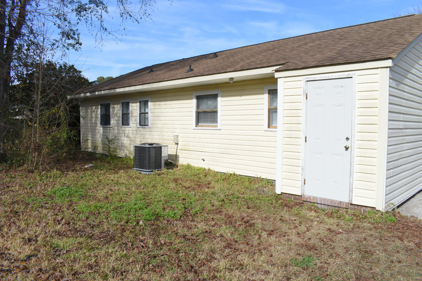 Building Photo - 233 Brighton Rd