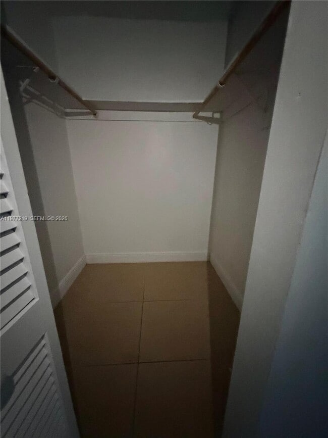 Building Photo - 1735 W 60th St