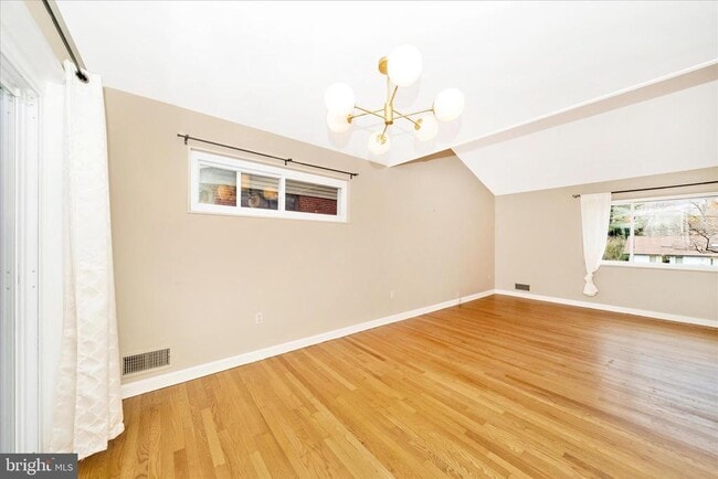 Building Photo - 3906 Montrose Dr