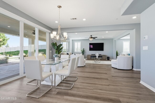 Building Photo - 41638 Cielo Vista Dr