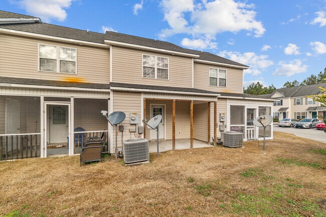 Building Photo - 403 Springwood Dr