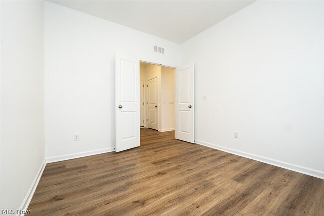 Building Photo - 98 Brewster Dr