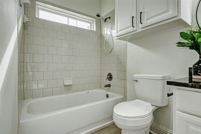 Building Photo - 5 Versante Ct