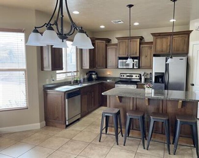 Building Photo - Beautiful Single Family Home