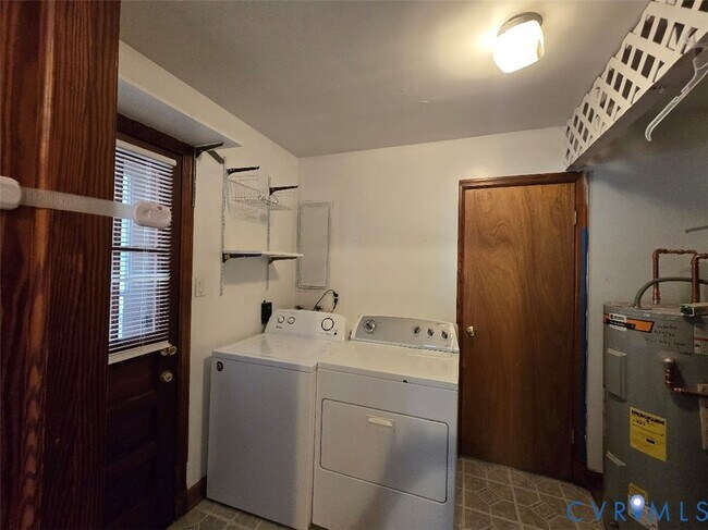 Building Photo - 2813 Clarendon Dr